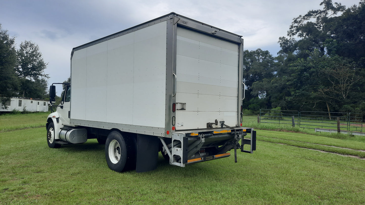2016 International Durastar 16' Box Truck